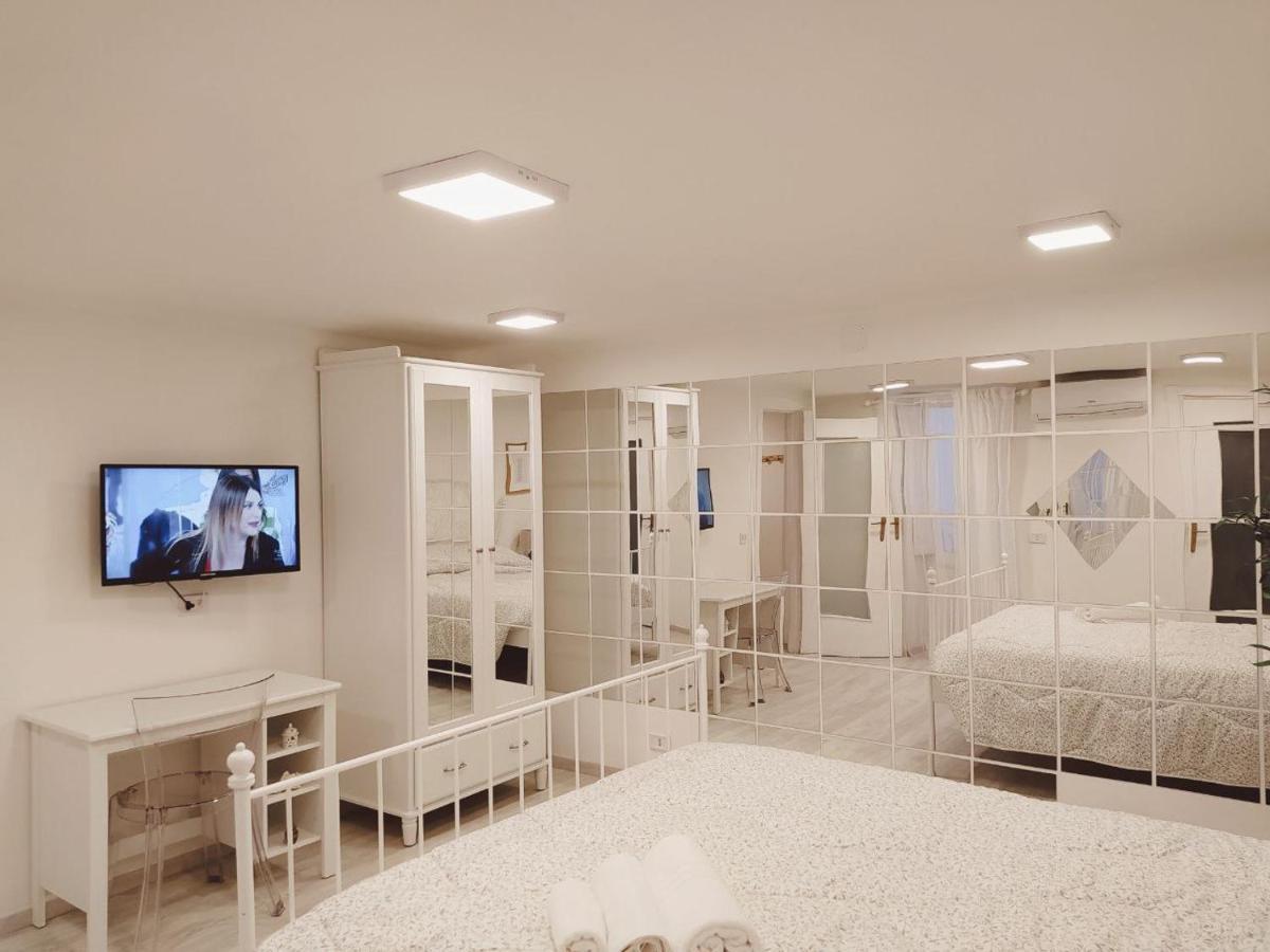 Interno25 Taranto Exterior foto